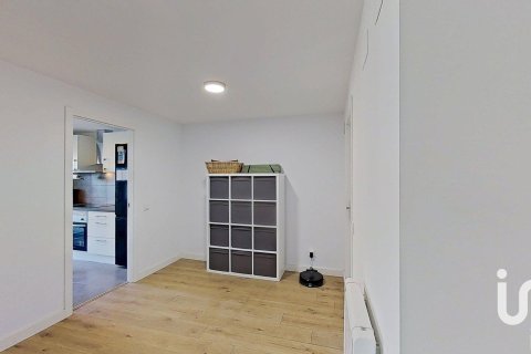 Kaupunkipientalo myytävänä Calafell, Tarragona, Espanja, 4 makuuhuonetta, 200 m2 No. 153253 - kuva 4