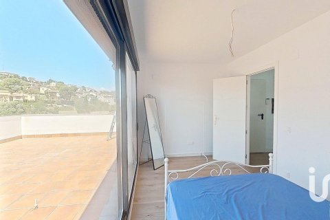 Kaupunkipientalo myytävänä Calafell, Tarragona, Espanja, 4 makuuhuonetta, 200 m2 No. 153253 - kuva 21