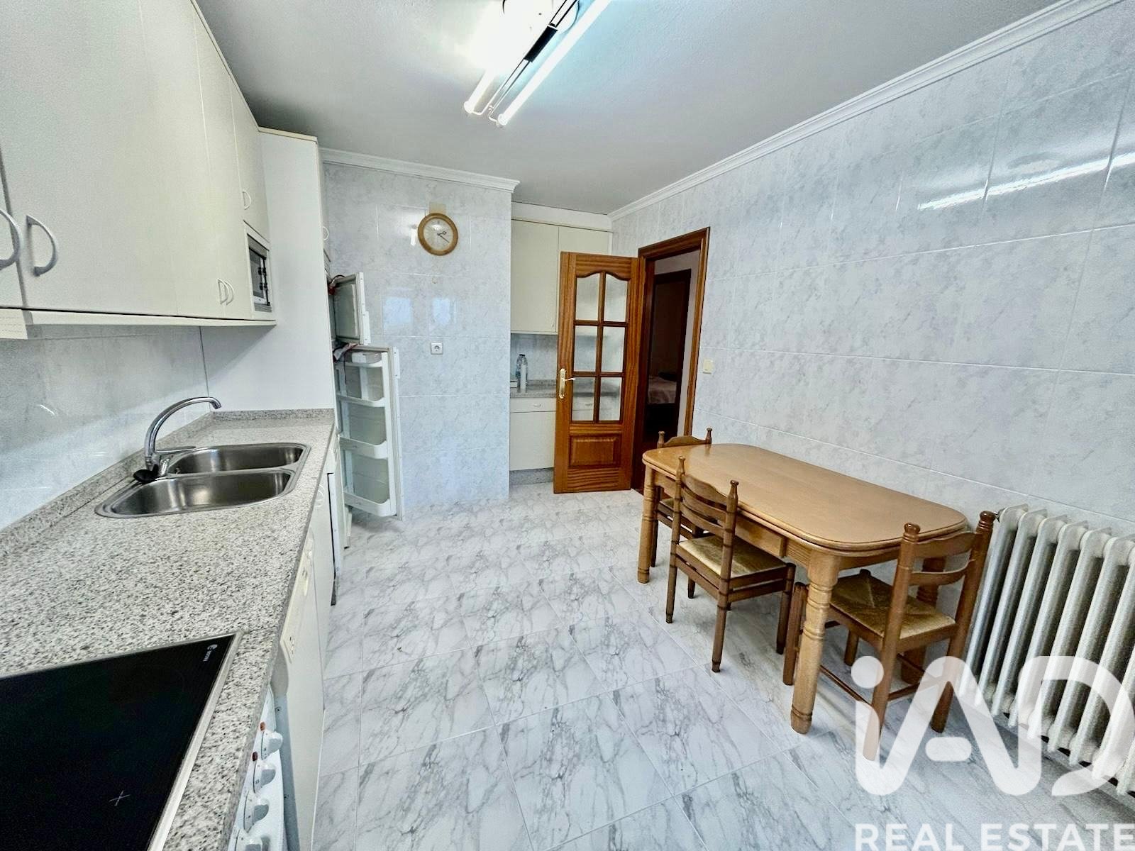 Appartamento a La Baneza, Leon, Spagna 5 camere da letto, 174 mq. N° 185048