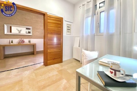 Villa for sale in Silla, Valencia, Spain 5 bedrooms, 300 sq.m. No. 146706 - photo 11