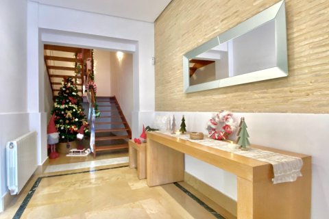 Villa for sale in Silla, Valencia, Spain 5 bedrooms, 300 sq.m. No. 146706 - photo 4