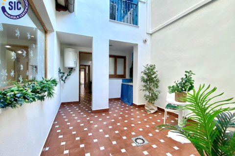 Villa for sale in Silla, Valencia, Spain 5 bedrooms, 300 sq.m. No. 146706 - photo 1