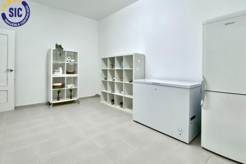 Villa for sale in Silla, Valencia, Spain 5 bedrooms, 300 sq.m. No. 146706 - photo 15