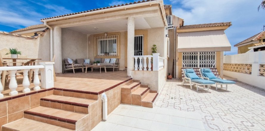 Villa Torrevieja, Alicante, Espagne 2 chambres, No. 138742