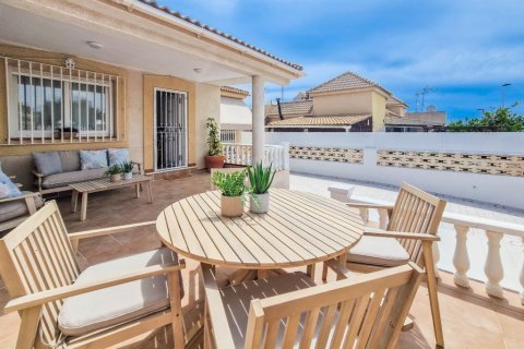 Villa à vendre Torrevieja, Alicante, Espagne, 2 chambres,  No. 138742 - photo 27