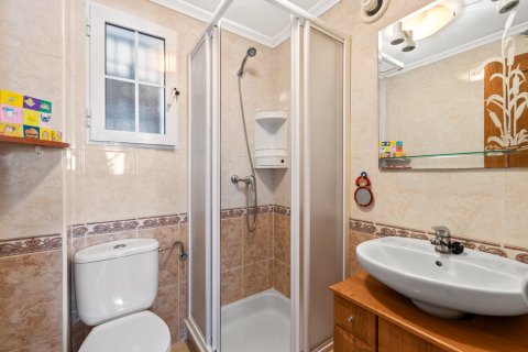Propiedad comercial en venta Torrevieja, Alicante, España 3 dormitorios, 100 m2 No. 138738 - foto 22