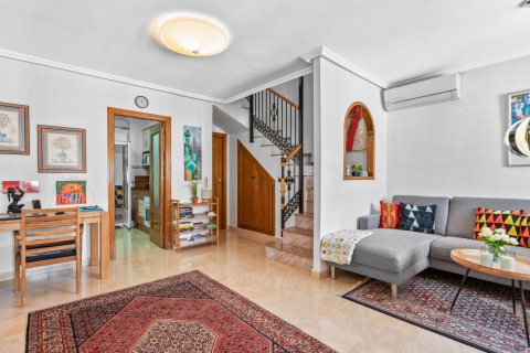 Propiedad comercial en venta Torrevieja, Alicante, España 3 dormitorios, 100 m2 No. 138738 - foto 2