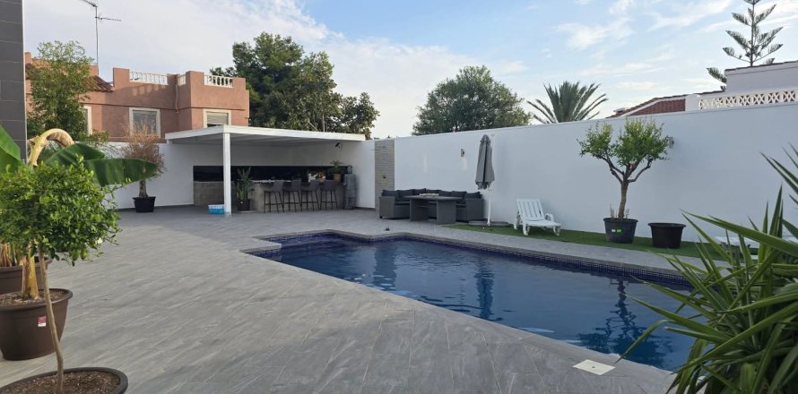 Villa i Ciudad Quesada, Alicante, Spanien 5 sovrum, 155 kvm. Nr. 146423