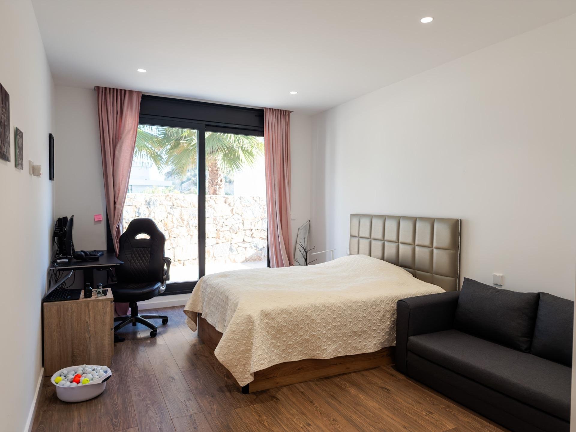 Huvila Pinar De Campoverde, Alicante, Espanja 6 makuuhuonetta, 429 m2 No. 146426