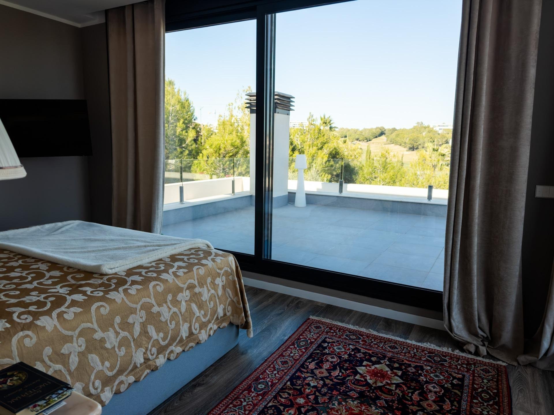 Huvila Pinar De Campoverde, Alicante, Espanja 6 makuuhuonetta, 429 m2 No. 146426