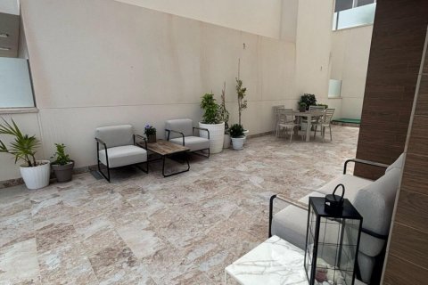 Villa for sale in Villamartin, Alicante, Spain 3 bedrooms, 195 sq.m. No. 146427 - photo 7