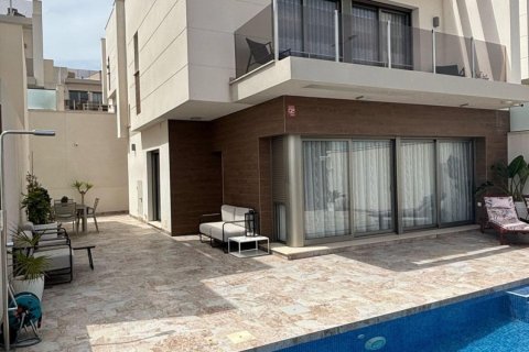 Willa w Villamartin, Alicante, Hiszpania 3 sypialnie, 195 mkw. nr 146427