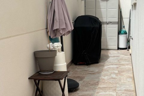 Villa for sale in Villamartin, Alicante, Spain 3 bedrooms, 195 sq.m. No. 146427 - photo 12