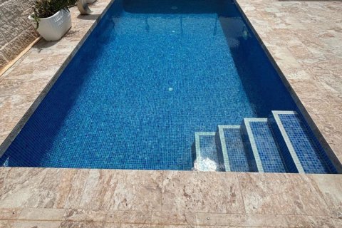 Villa for sale in Villamartin, Alicante, Spain 3 bedrooms, 195 sq.m. No. 146427 - photo 5