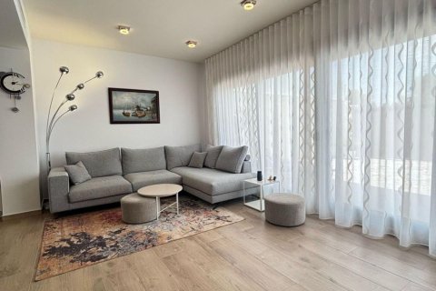 Villa for sale in Villamartin, Alicante, Spain 3 bedrooms, 195 sq.m. No. 146427 - photo 19