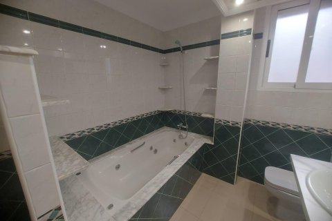 Commercial property for sale in Orihuela, Alicante, Spain 3 bedrooms, 132 sq.m. No. 168768 - photo 27