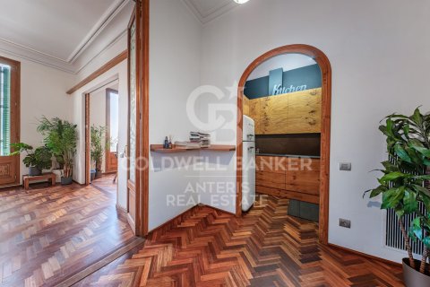 Huoneisto myytävänä Barcelona, Espanja, 3 makuuhuonetta, 178 m2 No. 157099 - kuva 18