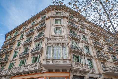 Huoneisto myytävänä Barcelona, Espanja, 3 makuuhuonetta, 178 m2 No. 157099 - kuva 9