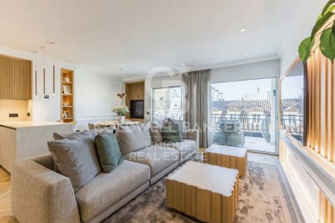 Kattohuoneisto myytävänä Madrid, Espanja, 2 makuuhuonetta, 130 m2 No. 157100 - kuva 5