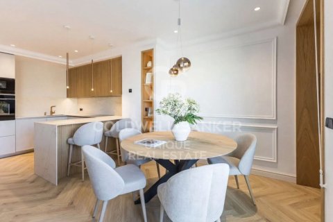 Kattohuoneisto myytävänä Madrid, Espanja, 2 makuuhuonetta, 130 m2 No. 157100 - kuva 6