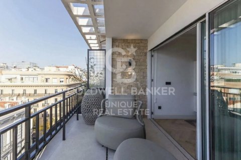 Kattohuoneisto myytävänä Madrid, Espanja, 2 makuuhuonetta, 130 m2 No. 157100 - kuva 2
