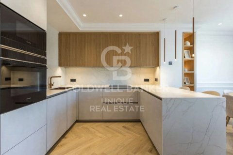 Kattohuoneisto myytävänä Madrid, Espanja, 2 makuuhuonetta, 130 m2 No. 157100 - kuva 7