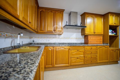 Сasa en venta en Castellón de la Plana, Castellón, España 5 dormitorios, 198 m2 No. 157103 - foto 8