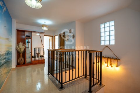 Сasa en venta en Castellón de la Plana, Castellón, España 5 dormitorios, 198 m2 No. 157103 - foto 9