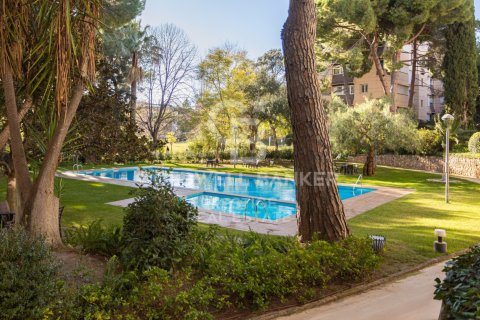 Apartamento en venta en Barcelona, España 6 dormitorios, 228 m2 No. 157104 - foto 3