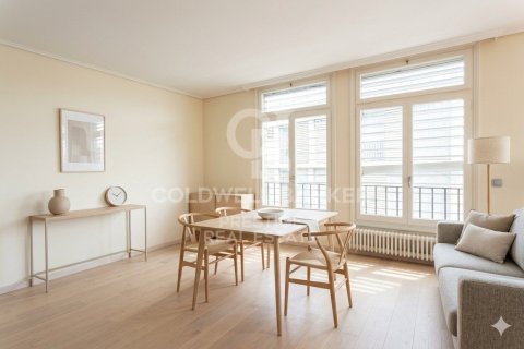 Apartment à vendre à Barcelona, Espagne, 6 chambres, 228 m2 No. 157104 - photo 13