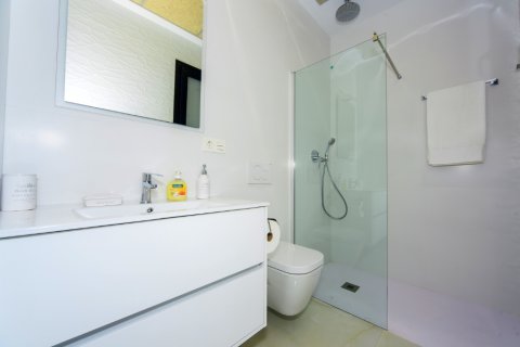 Huoneisto myytävänä Torrevieja, Alicante, Espanja, 2 makuuhuonetta, 75 m2 No. 145484 - kuva 7