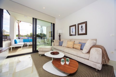 Huoneisto myytävänä Torrevieja, Alicante, Espanja, 2 makuuhuonetta, 75 m2 No. 145484 - kuva 3