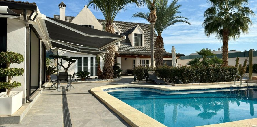 Villa à San Juan, Alicante, Espagne 5 chambres, 360 m2 No. 133031