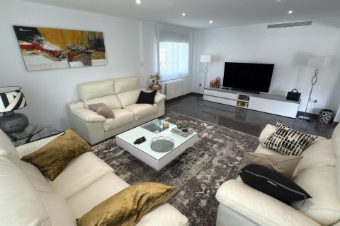 Villa for sale San Juan, Alicante, Spain 5 bedrooms, 360 sq.m. No. 133031 - photo 25
