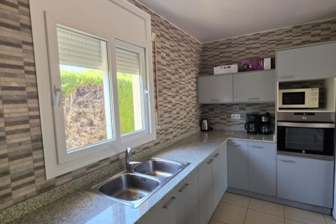 Продажа дома в Л'Аметлья-де-Мар, Таррагона, Испания 4 спальни, 142м2 №187900 - фото 7