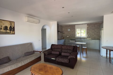 Продажа дома в Л'Аметлья-де-Мар, Таррагона, Испания 4 спальни, 142м2 №187900 - фото 4