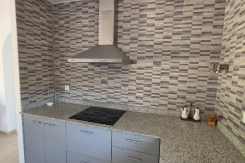 Продажа дома в Л'Аметлья-де-Мар, Таррагона, Испания 4 спальни, 142м2 №187900 - фото 5