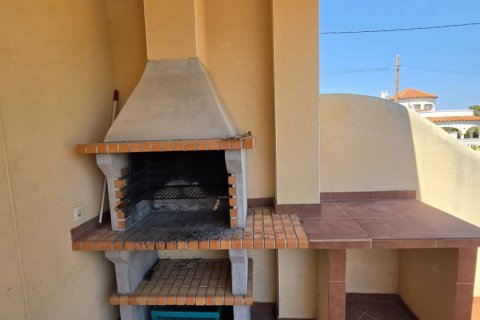 Продажа дома в Л'Аметлья-де-Мар, Таррагона, Испания 4 спальни, 142м2 №187900 - фото 23