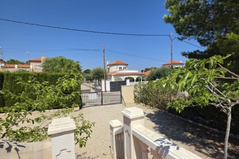 Продажа дома в Л'Аметлья-де-Мар, Таррагона, Испания 4 спальни, 142м2 №187900 - фото 25