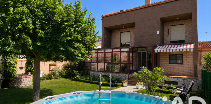 House à Burgos, Espagne 6 chambres, 330 m2 No. 188161