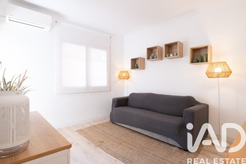 Apartment à Barcelona, Espagne 3 chambres, 65 m2 No. 188165