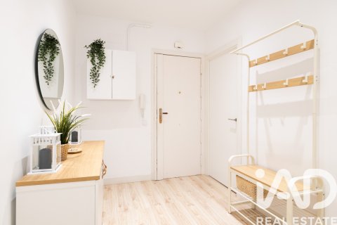 Apartment à vendre à Barcelona, Espagne, 3 chambres, 65 m2 No. 188165 - photo 13