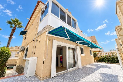 Villa i Villamartin, Alicante, Spanien 5 sovrum, 145 kvm. Nr. 196163