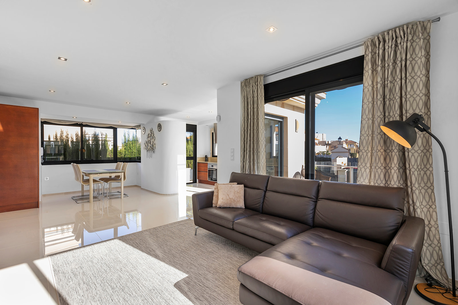 Villa en La Zenia, Alicante, España 5 dormitorios, 296 m2 No. 133952