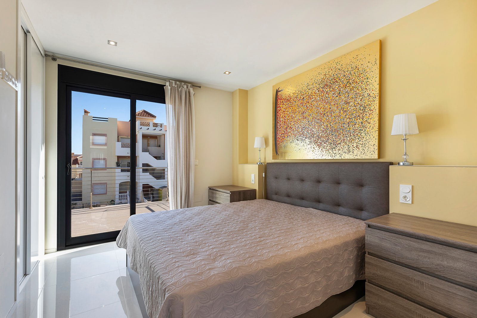 Villa en La Zenia, Alicante, España 5 dormitorios, 296 m2 No. 133952