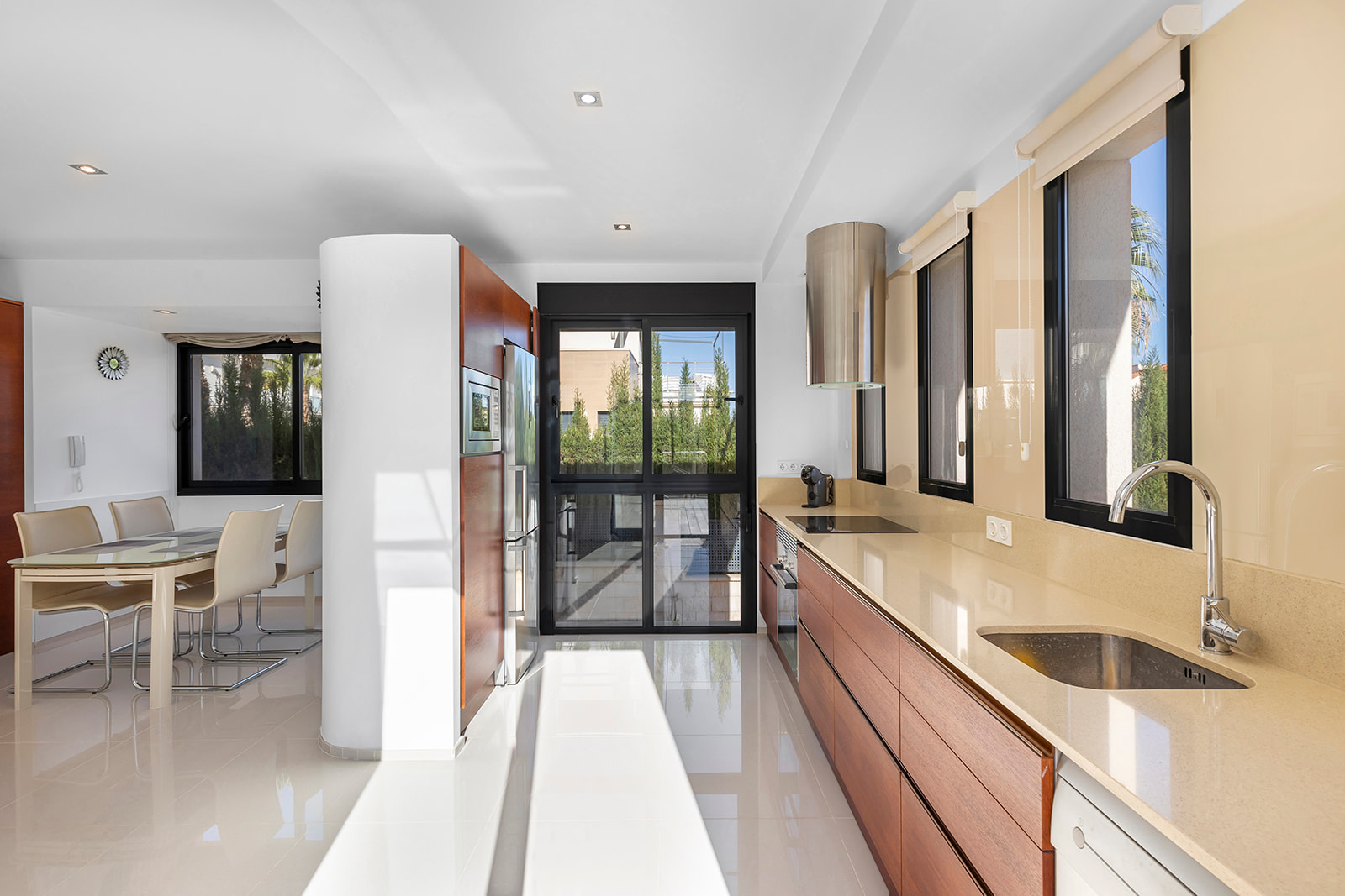 Villa en La Zenia, Alicante, España 5 dormitorios, 296 m2 No. 133952