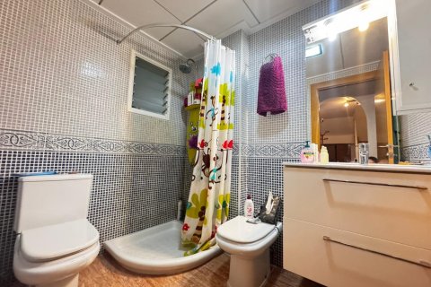 Villa till salu i Los Alcazares, Murcia, Spanien 4 sovrum, 160 kvm. Nr. 143640 - foto 27