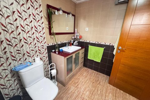 Villa till salu i Los Alcazares, Murcia, Spanien 4 sovrum, 160 kvm. Nr. 143640 - foto 17