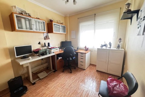 Villa till salu i Los Alcazares, Murcia, Spanien 4 sovrum, 160 kvm. Nr. 143640 - foto 24