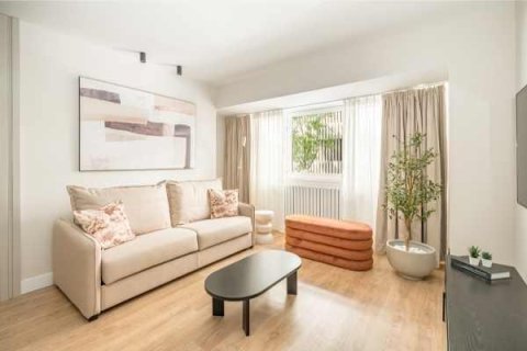 Wohnung in Madrid, Spanien 2 Schlafzimmer, 135 m2 Nr. 165462